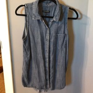 Sleeveless denim shirt